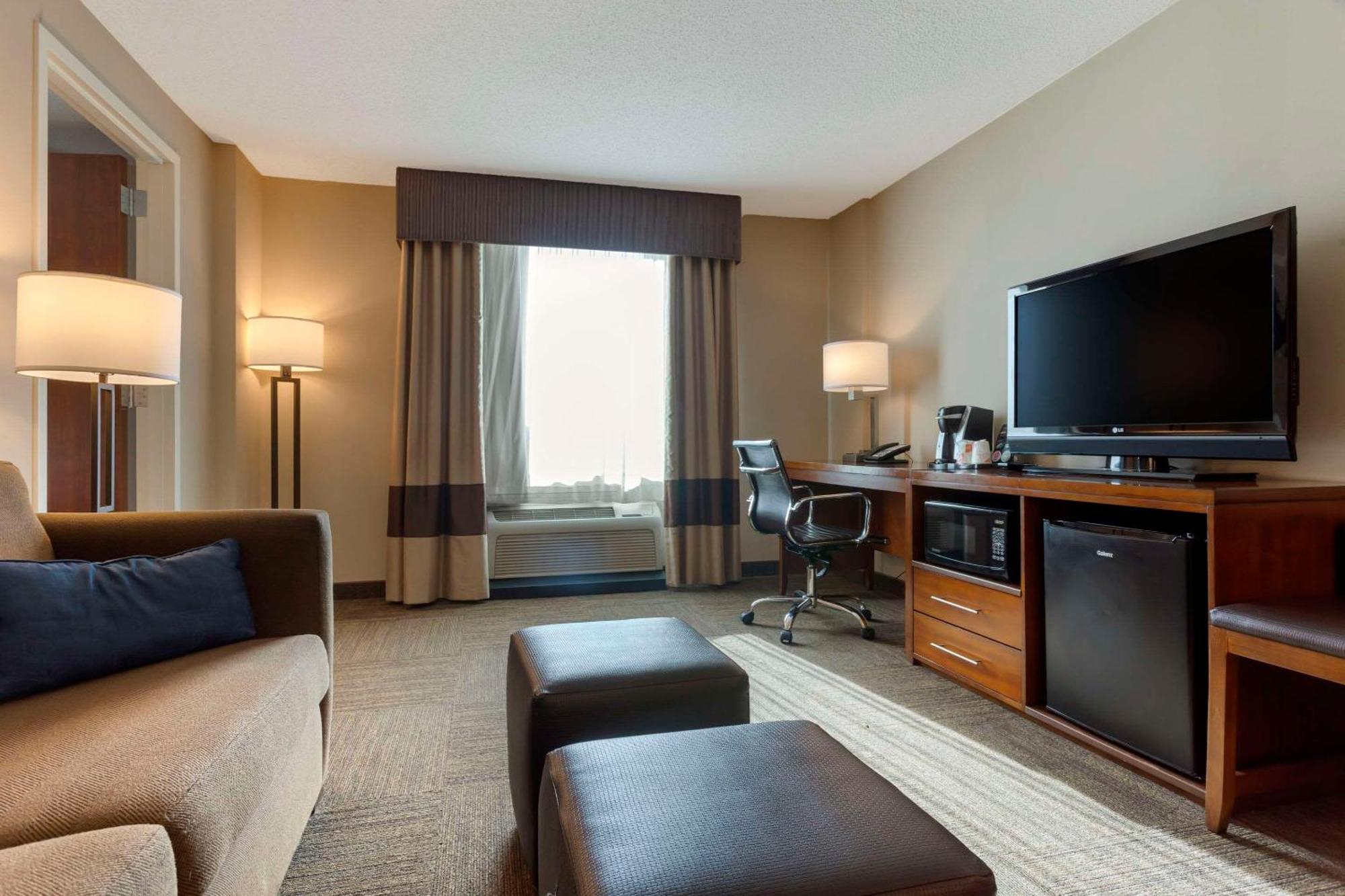 Comfort Inn & Suites Presidential Литъл Рок Екстериор снимка